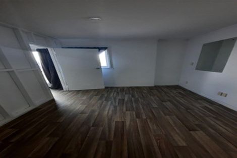 Photo of property in 5 Luxor Place, Massey, Auckland, 0614