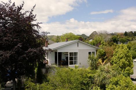 Photo of property in 14 Tauroa Road, Havelock North, 4130