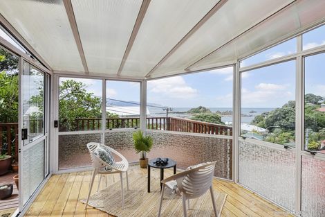 Photo of property in 9 Knoll Street, Island Bay, Wellington, 6023