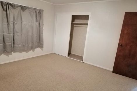 Photo of property in 92 Oakfield Crescent, Pukete, Hamilton, 3200