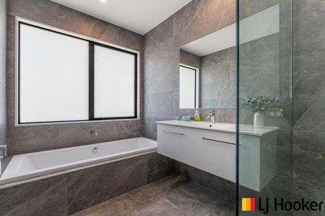 Photo of property in 98 Bushlake Way, Kingseat, Papakura, 2580