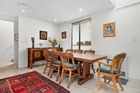 Photo of property in 2/72 Wairoa Road, Narrow Neck, Auckland, 0624