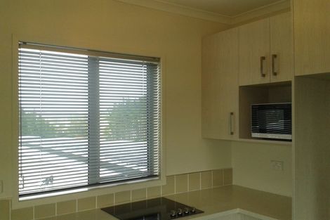 Photo of property in 37 Hibiscus Coast Highway, Silverdale, 0932