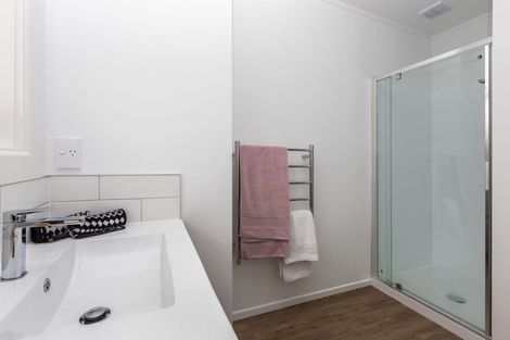 Photo of property in 2/52 North Avon Road, Richmond, Christchurch, 8013