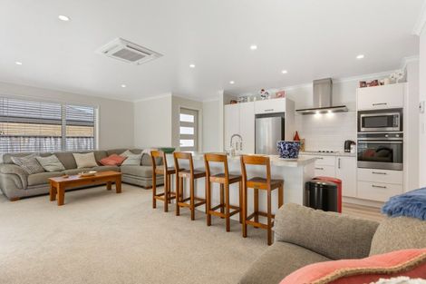 Photo of property in 14 Nukuroa Close, Waitara, 4320