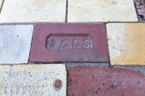 Photo of property in 39 Aperahama Street, Paekakariki, 5034