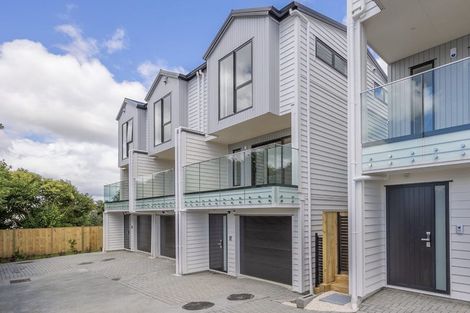 Photo of property in 17e Bruce Road, Glenfield, Auckland, 0629