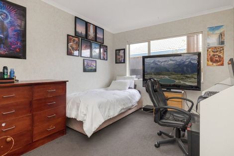 Photo of property in 16 Sandhurst Drive, Papamoa Beach, Papamoa, 3118