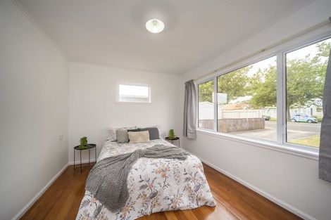 Photo of property in 649 Featherston Street, Roslyn, Palmerston North, 4414
