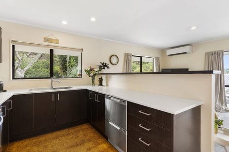 Photo of property in 1/32 Tree View Avenue, Glenfield, Auckland, 0629