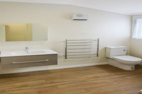 Photo of property in 94 Russell Terrace, Berhampore, Wellington, 6023