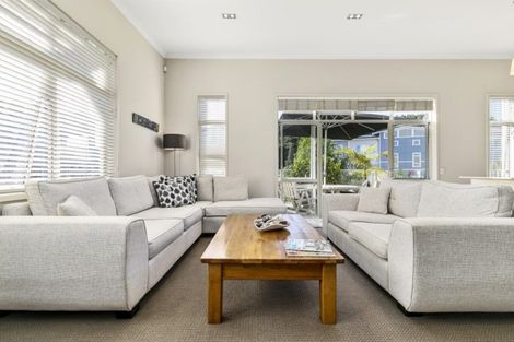 Photo of property in 9 Eaves Bush Parade, Orewa, 0931
