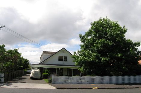 Photo of property in 53 Harbour View Road, Point Chevalier, Auckland, 1022