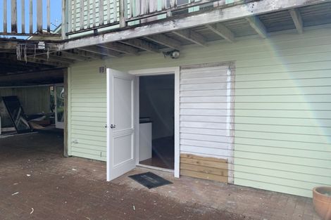 Photo of property in 27 Akarana Avenue, Mount Roskill, Auckland, 1041