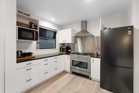 Photo of property in 34 Karaka Street, Helensville, 0800