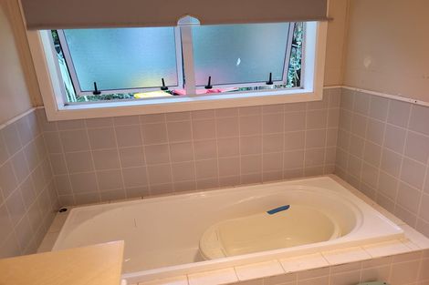 Photo of property in 15 Shirley Avenue, Papakura, 2110