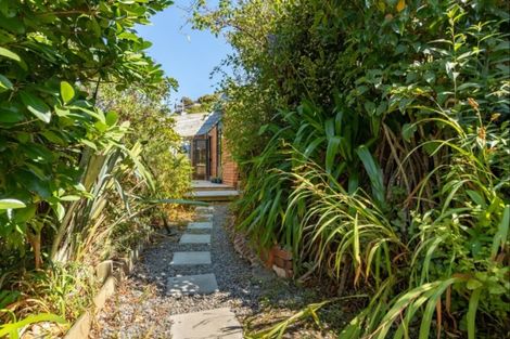 Photo of property in 49 Airlie Road, Plimmerton, Porirua, 5026
