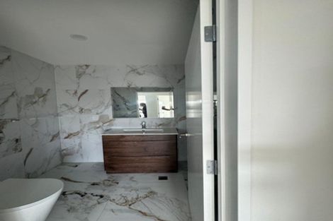 Photo of property in 1d Hollinbrigg Place, Manurewa, Auckland, 2102