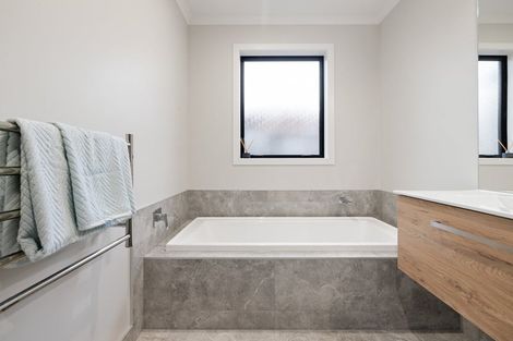 Photo of property in 35 Wairua Avenue, Baverstock, Hamilton, 3200