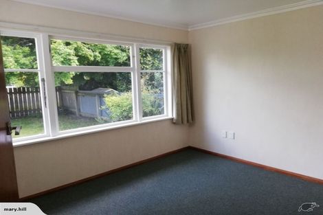 Photo of property in 75 Pahiatua Street, Hokowhitu, Palmerston North, 4410