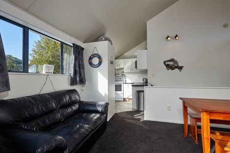 Photo of property in 17 Kotare Place, South Bay, Kaikoura, 7300