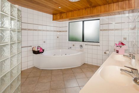 Photo of property in 63 The Glade South, Pukekohe, 2120