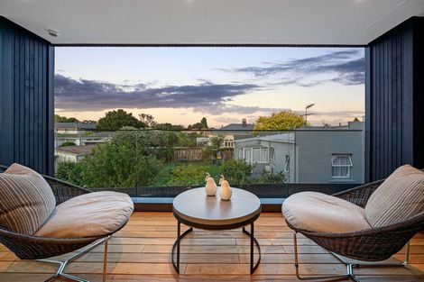 Photo of property in 13d Dominion Street, Takapuna, Auckland, 0622