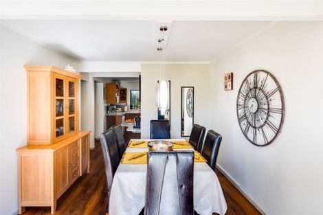 Photo of property in 27 Lowther Place, Taradale, Napier, 4112