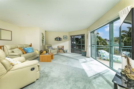 Photo of property in 19a Orchard Road, Browns Bay, Auckland, 0630