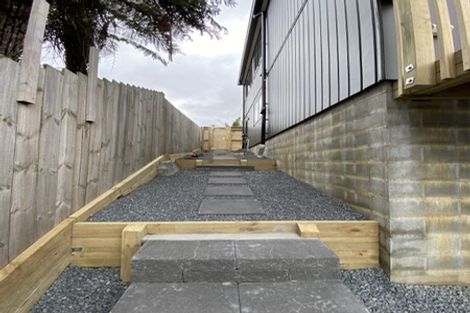 Photo of property in 17c Buscomb Avenue, Henderson, Auckland, 0610