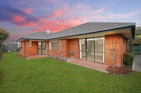 Photo of property in 2/371 Withells Road, Avonhead, Christchurch, 8042
