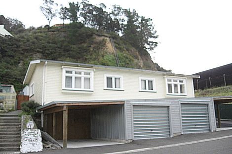 Photo of property in 32 Faraday Street, Hospital Hill, Napier, 4110