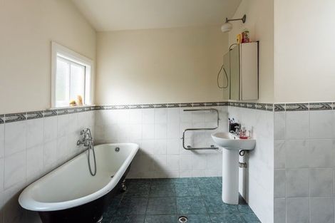 Photo of property in 84 Kilbirnie Crescent, Kilbirnie, Wellington, 6022