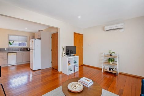 Photo of property in 2/28 Aikmans Road, Merivale, Christchurch, 8014