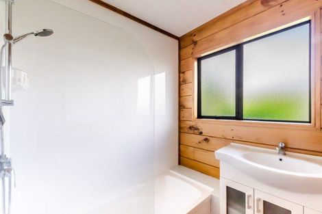 Photo of property in 6 Gates Road, Waikanae Beach, Waikanae, 5036