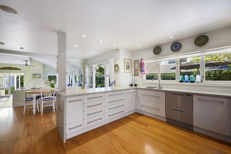 Photo of property in 12 Cecil Road, Milford, Auckland, 0620