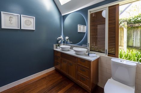 Photo of property in 14 Lynton Road, Bucklands Beach, Auckland, 2012