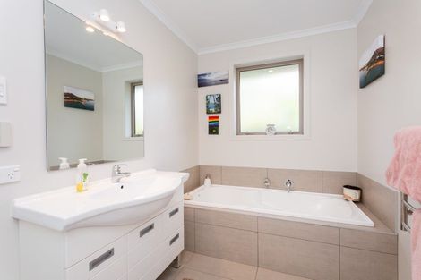 Photo of property in 14 Magazine Road, Mosgiel, 9092