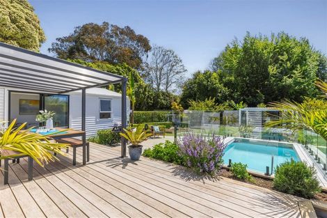 Photo of property in 1 Lansdowne Street, Clifton, Takaka, 7183