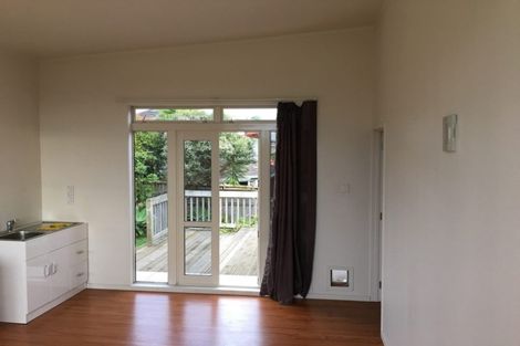 Photo of property in 10 Cairngorm Place, Highland Park, Auckland, 2010