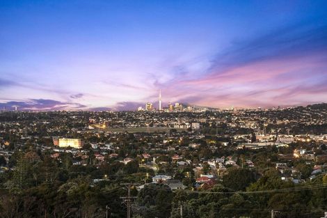 Photo of property in 6 Fairmount Road, Titirangi, Auckland, 0604
