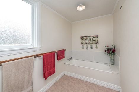 Photo of property in 6 Stark Street, Durie Hill, Whanganui, 4500