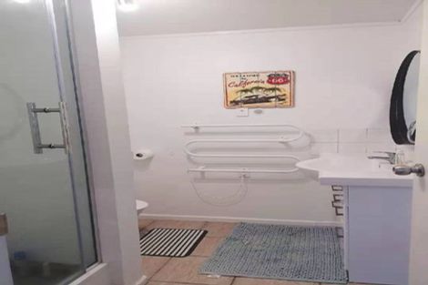 Photo of property in 7 Ellesmere Crescent, Pakuranga Heights, Auckland, 2010