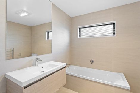 Photo of property in 1 Aquamarine Road, Rosehill, 2113