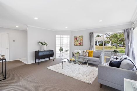 Photo of property in 9 Camerton Close, Northpark, Auckland, 2013