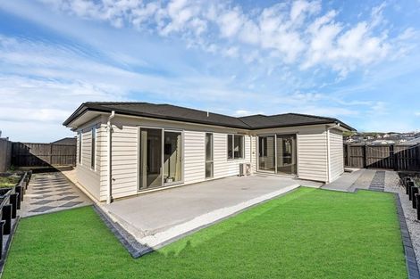 Photo of property in 18 Calder Crescent, Pokeno, 2402
