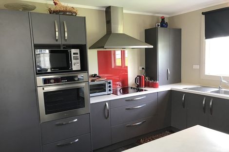 Photo of property in 17 Boswell Street, Kawakawa, 0210