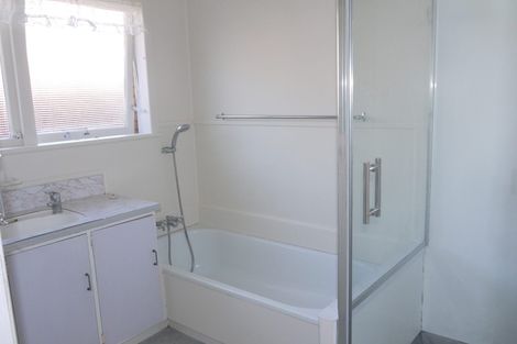 Photo of property in 11 Wells Road, Bucklands Beach, Auckland, 2012