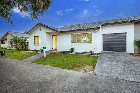 Photo of property in 9/17 Neta Grove, Henderson, Auckland, 0612