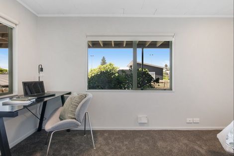 Photo of property in 11 William Bayes Place, Red Beach, 0932